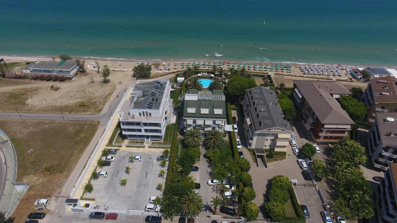 Hotel Ambasciatori 피네토 외부 사진