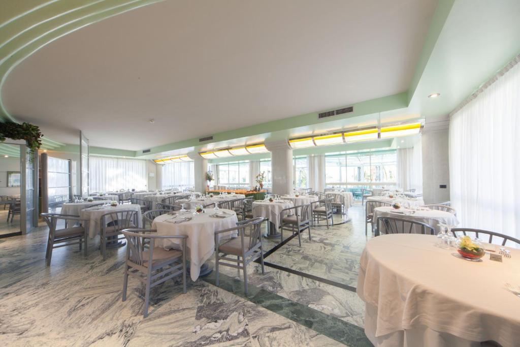 Hotel Ambasciatori 피네토 외부 사진