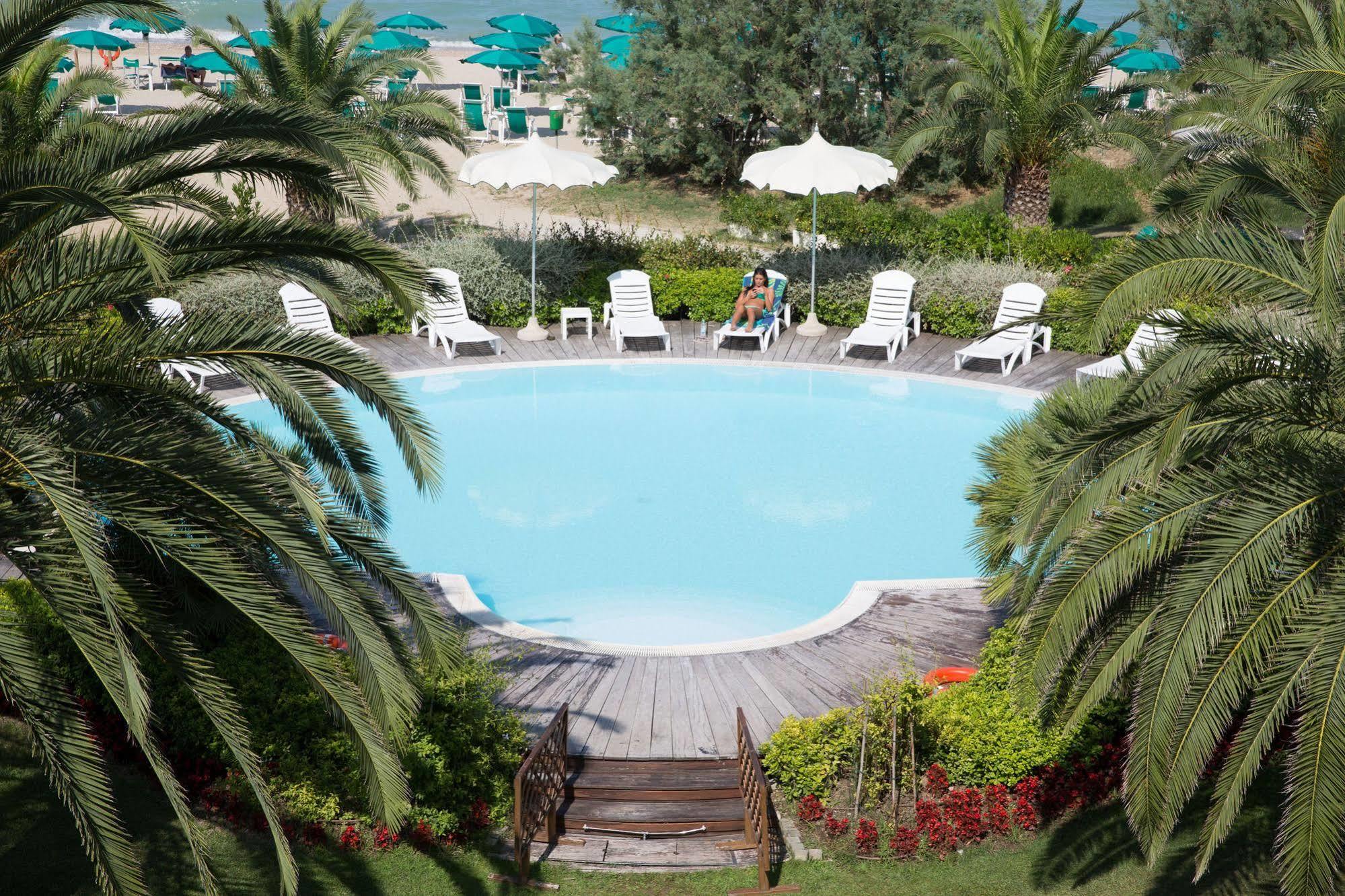 Hotel Ambasciatori 피네토 외부 사진